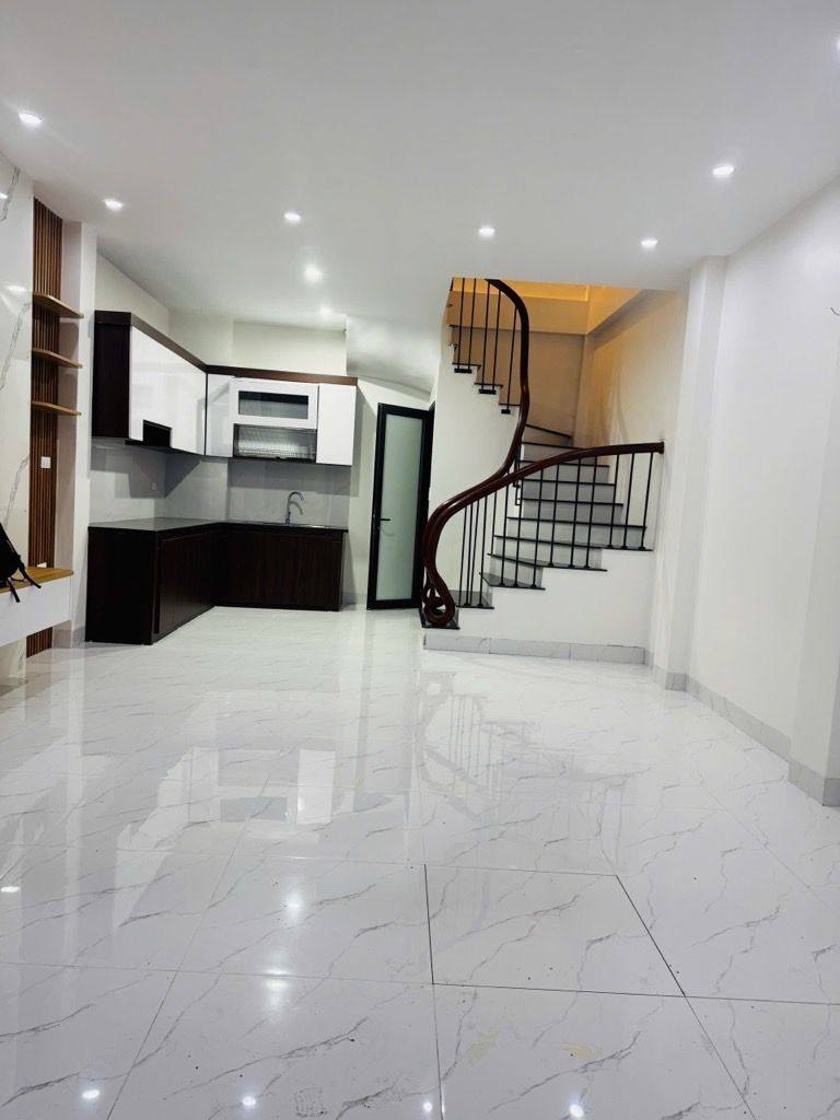 Chỉ 7,1 tỷ Có Nhà Thượng Thanh, Long Biên 33m2, 5T Ngõ Vào Thuận Tiện, Ô Tô